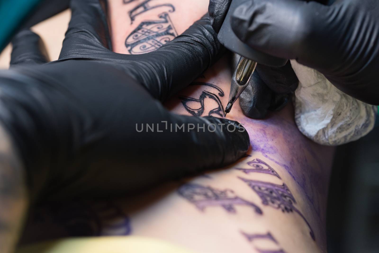 Girl Getting Tattoo by justtscott