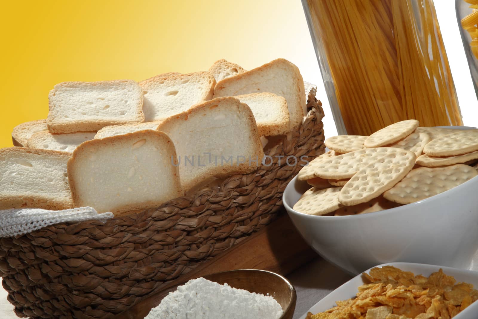 basket biscuits, crackers, cereals