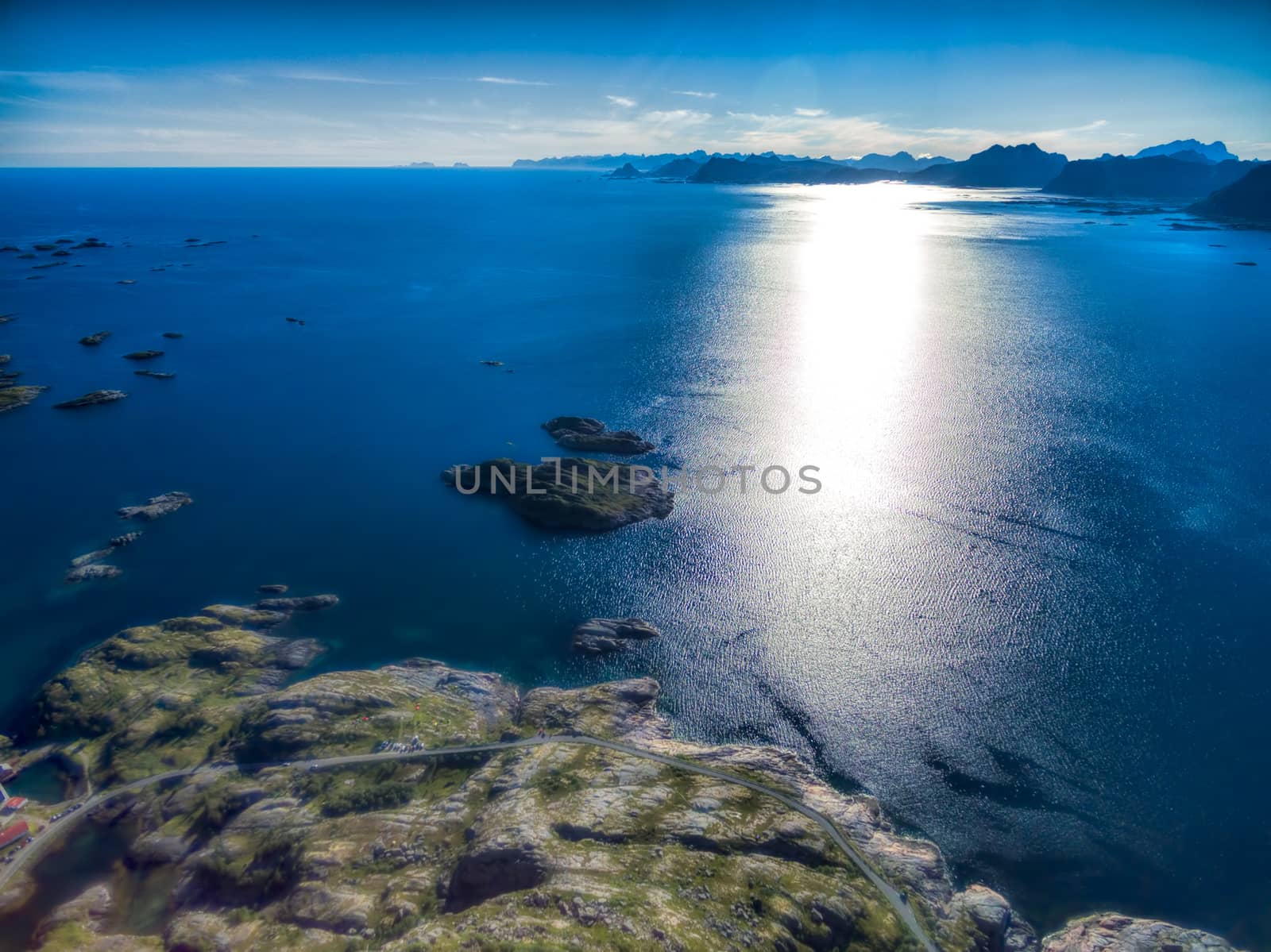 Sun on Lofoten by Harvepino