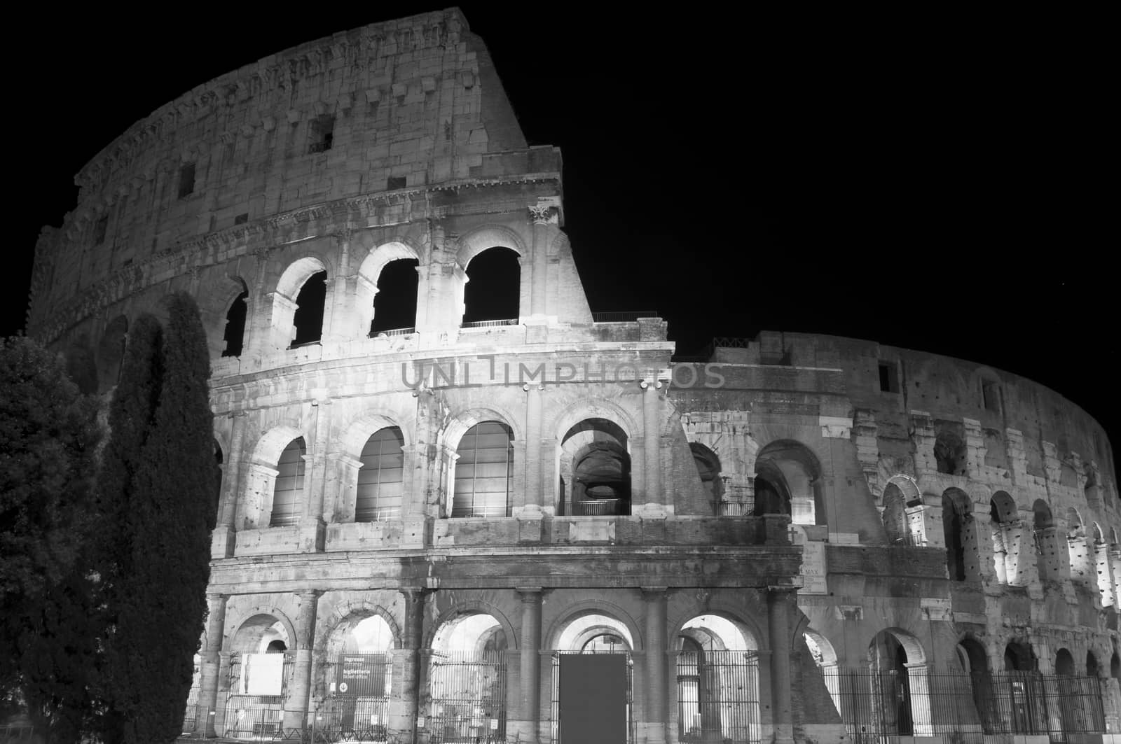 coliseum at night by antonio.li