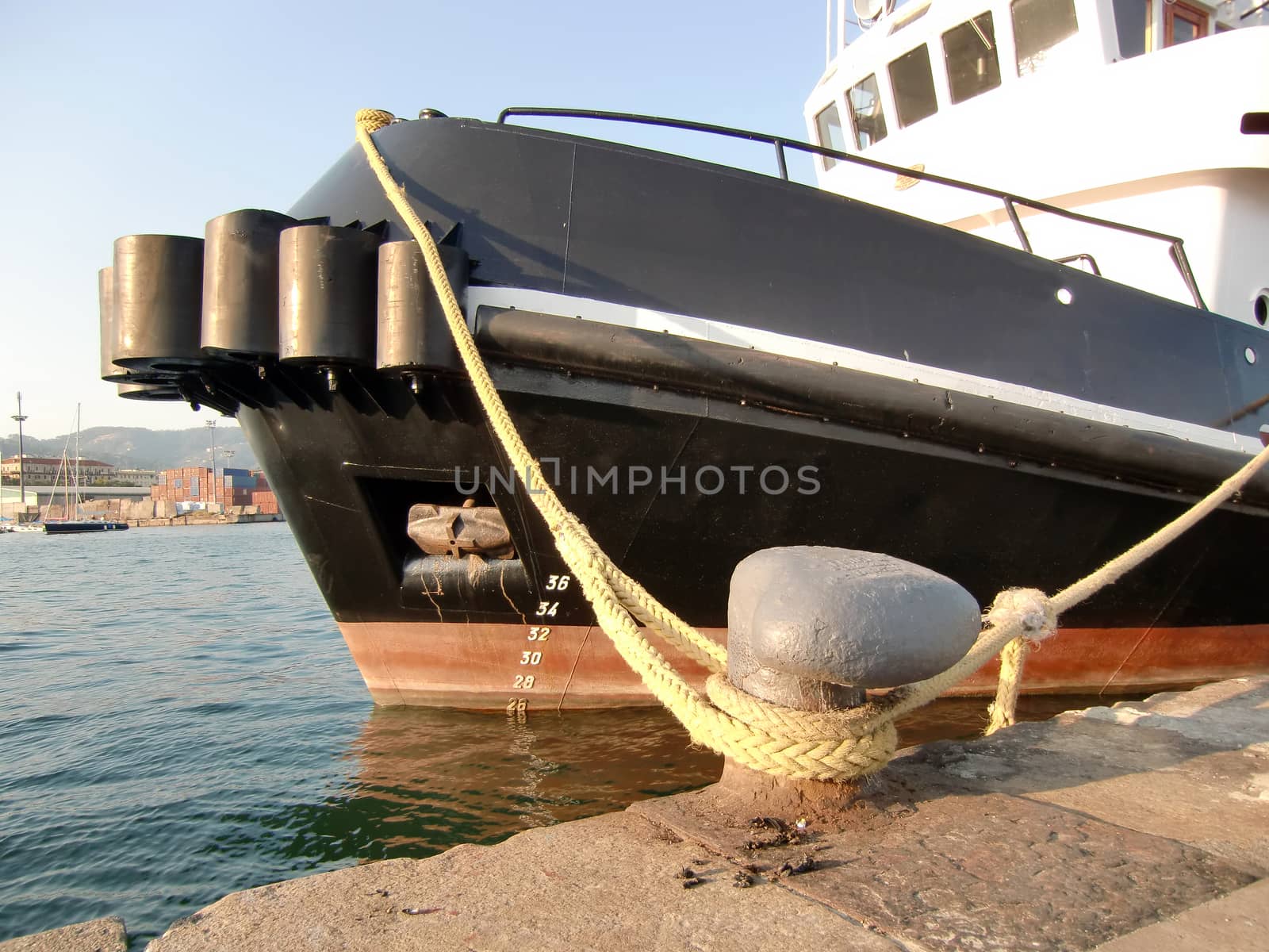 ship anchored by diecidodici