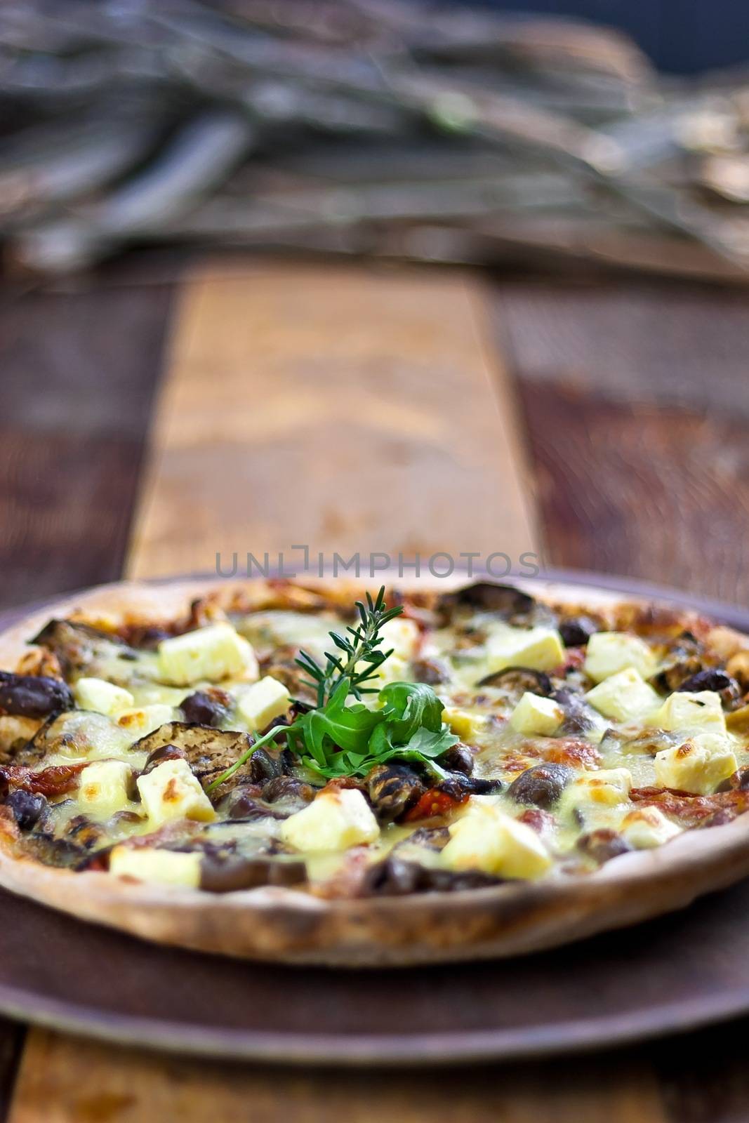 Rustic Vegetarian Pizza by jaaske