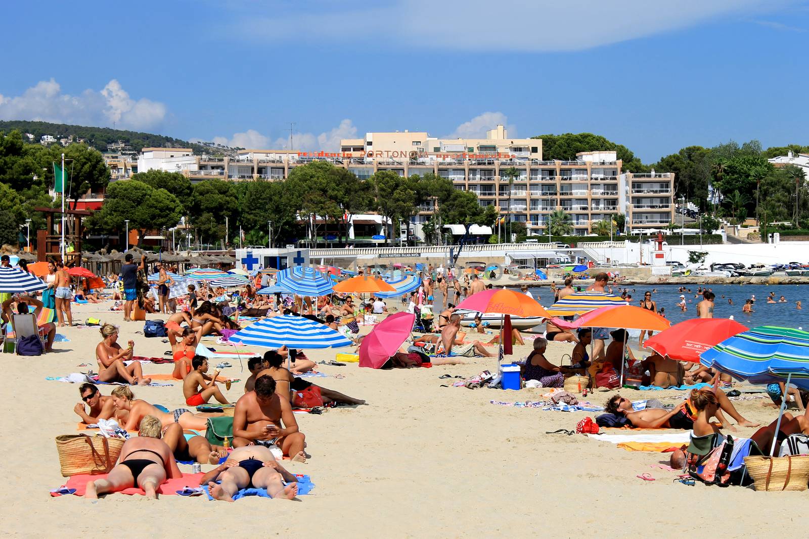 Palma Nova beach resort in Majorca by speedfighter
