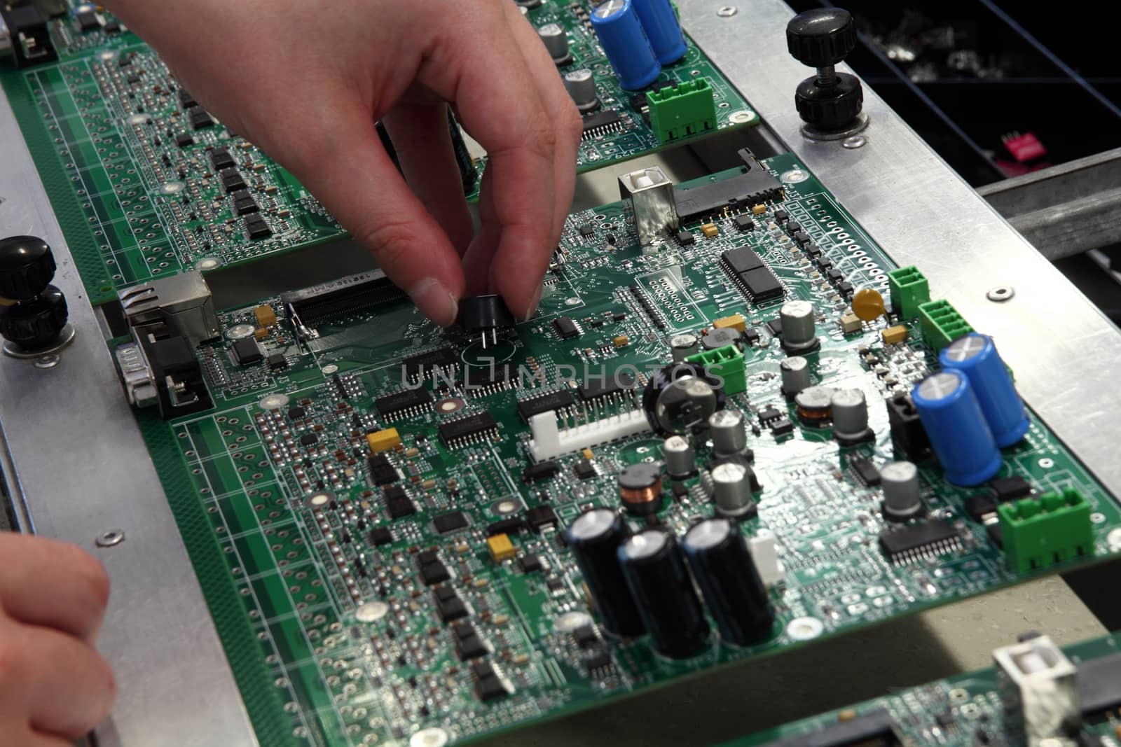 manual assembly of electronic components card