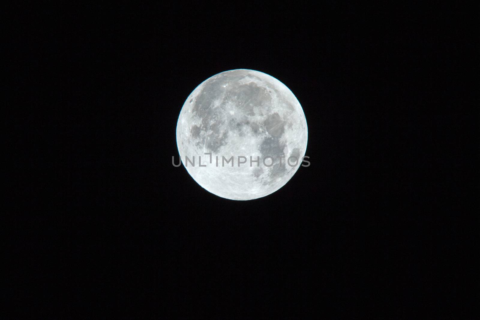 Supermoon by thomas_males