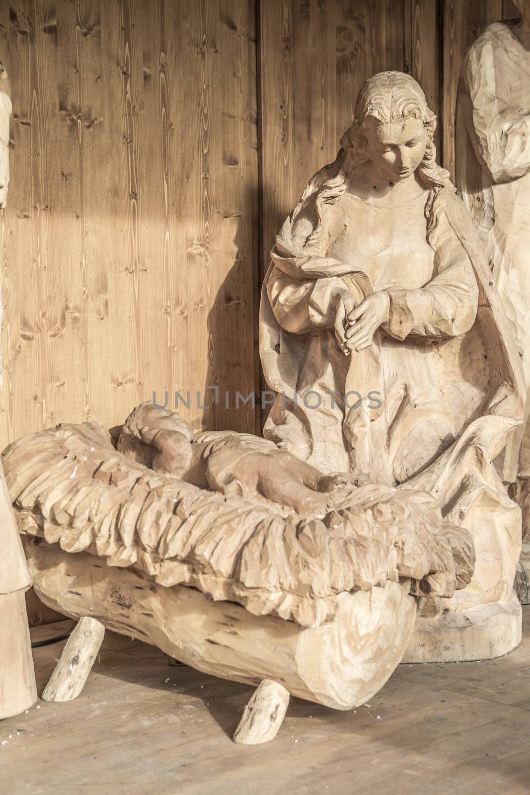 madonna and baby jesus (wooden crib, Bolzano, Italy) by Isaac74