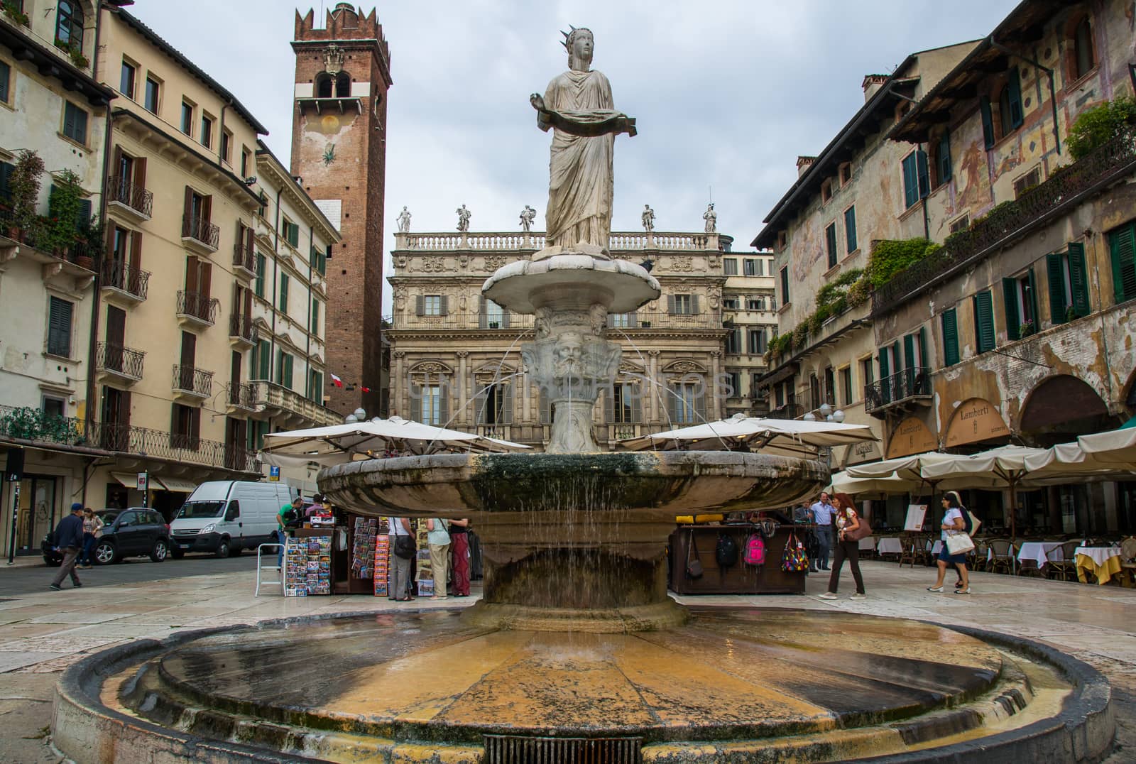 square herbs verona