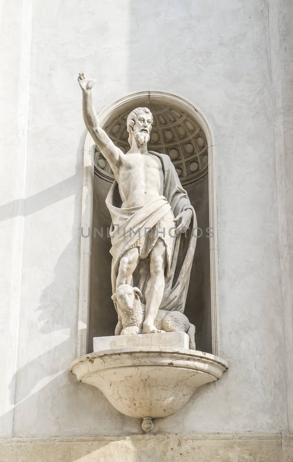 Lazise (Italy) - Church of SS. Zeno and Martino - statue