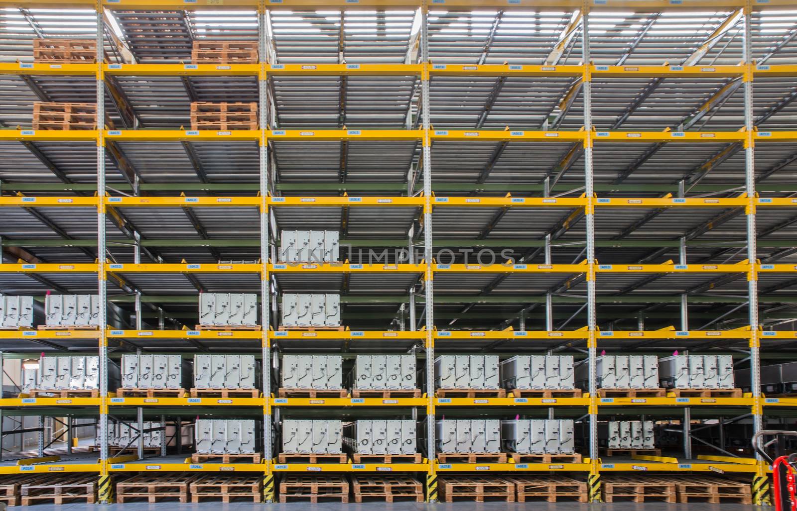 shelving gravity for pallets