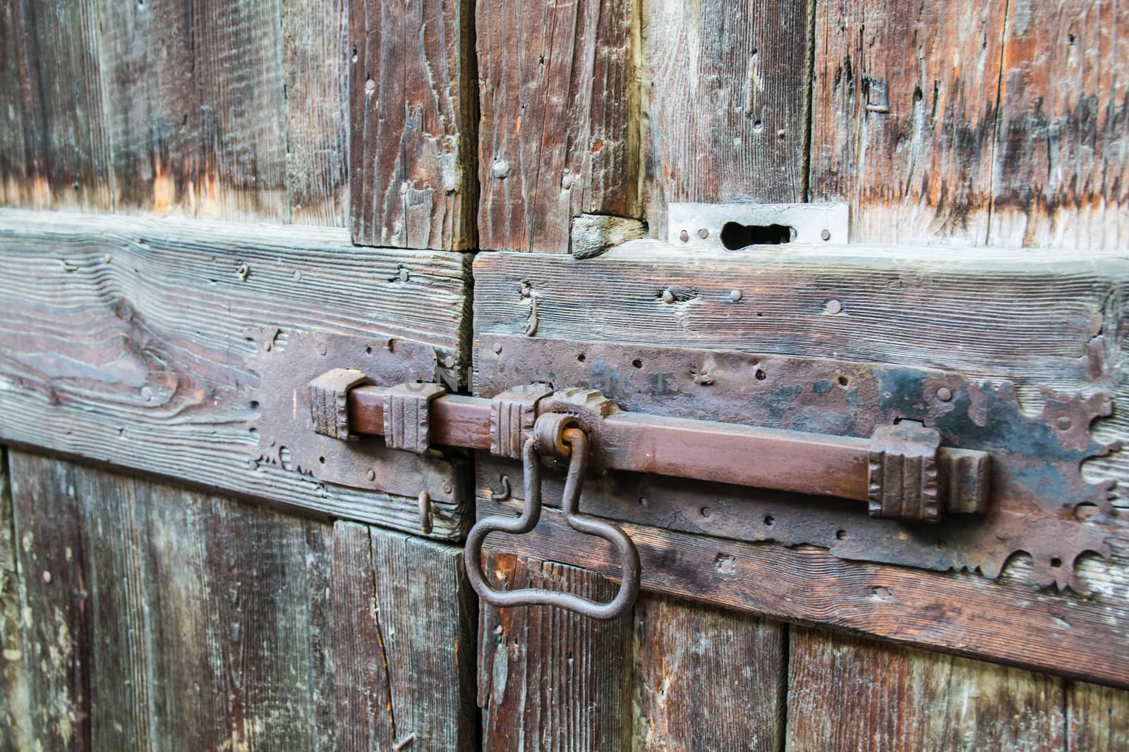 deadbolt on wooden door by Isaac74