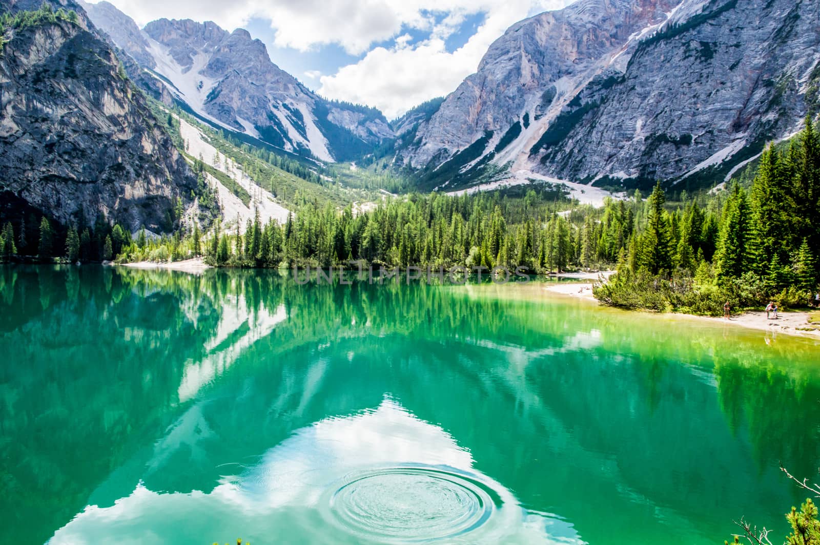 Braies lake by Isaac74