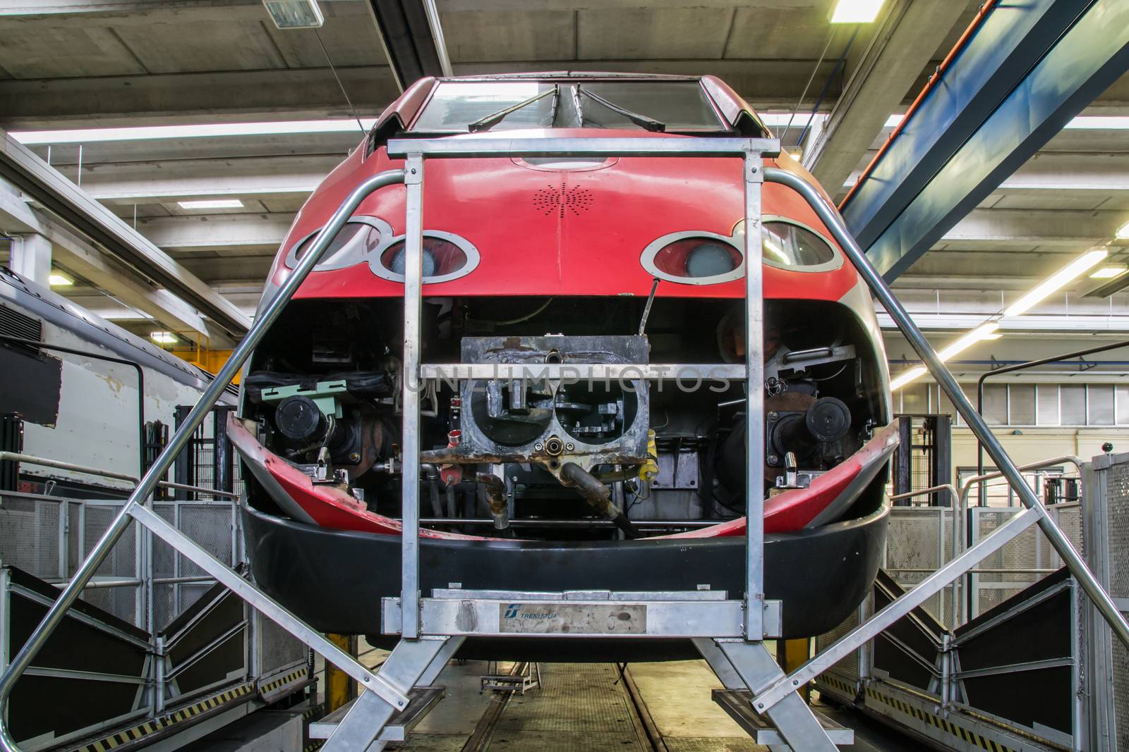 lifting a locomotive for maintenance in a workshop major repairs