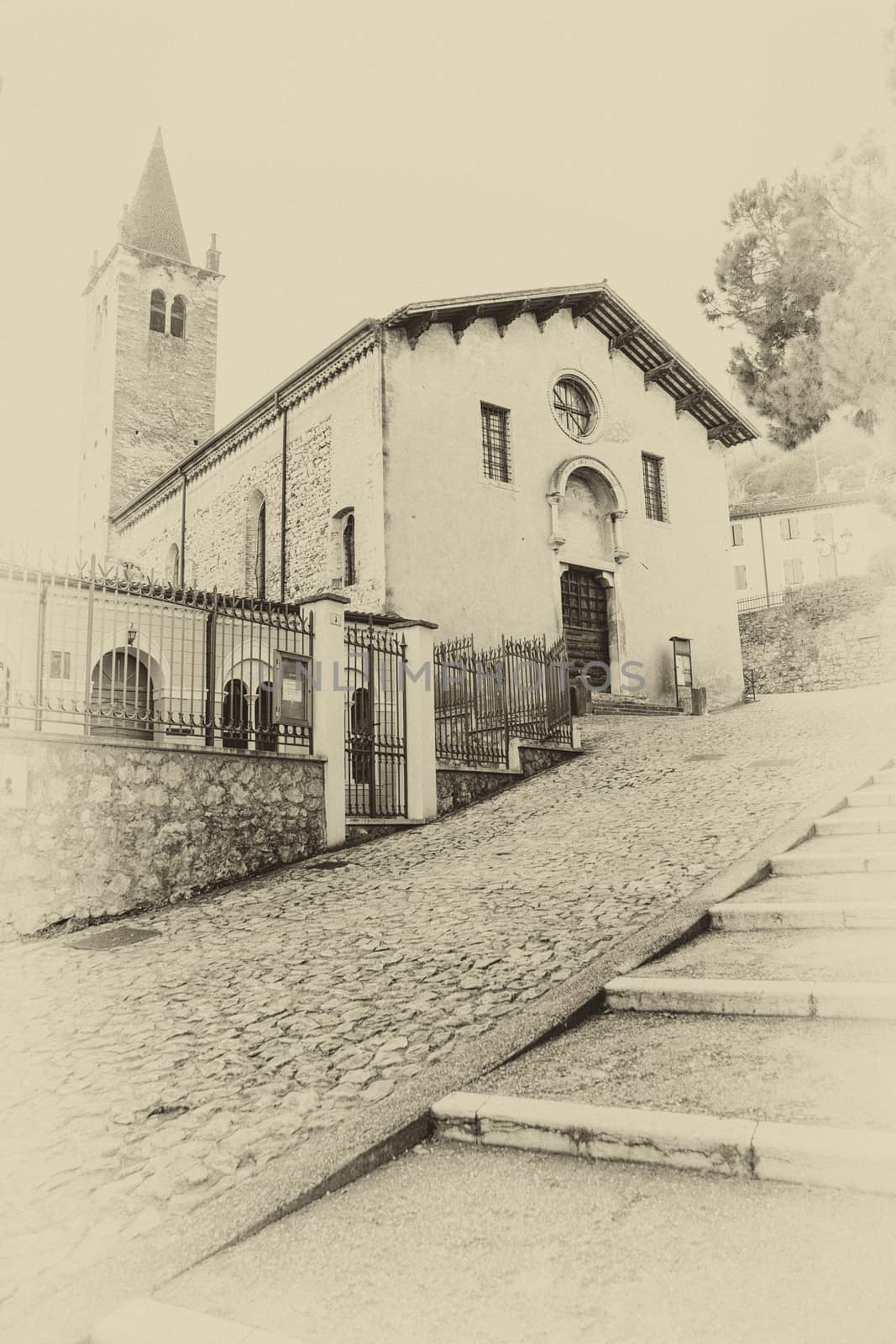 Santa Maria dei Domenicani is a 15th-century, Roman Catholic chu by Isaac74