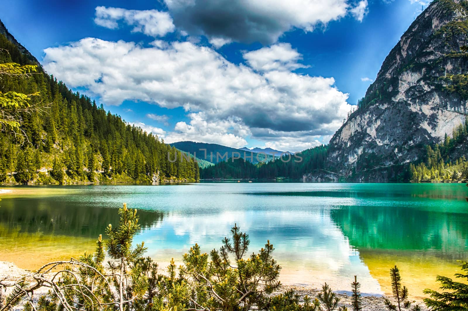 Braies lake by Isaac74