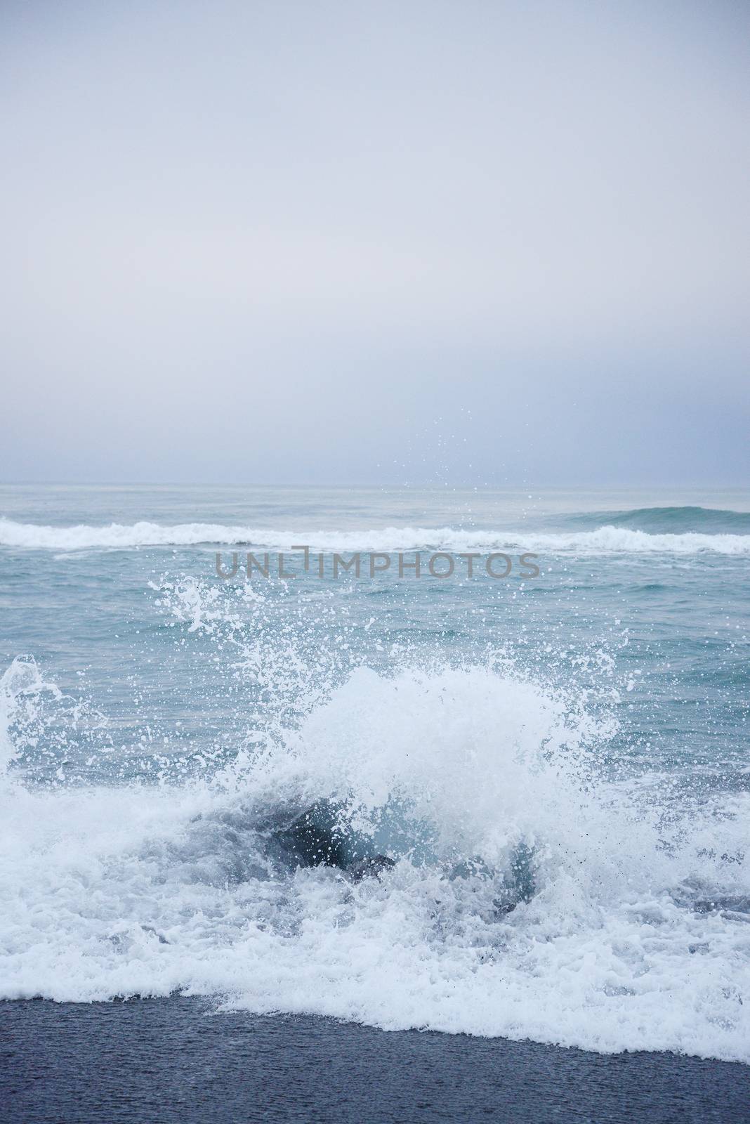 Jokulsarlon Beach by porbital