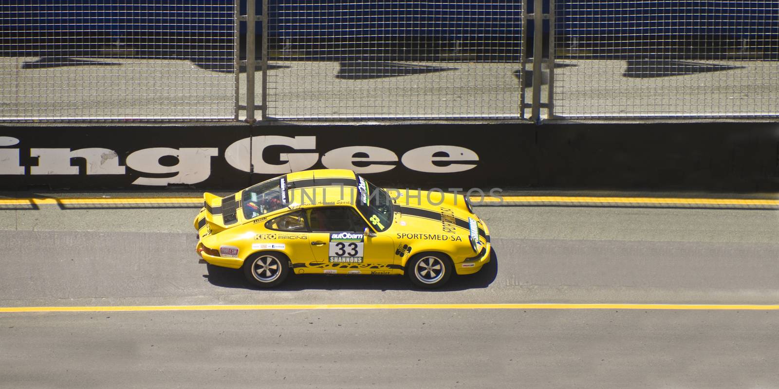 Super V-8  Car Race by Imagecom