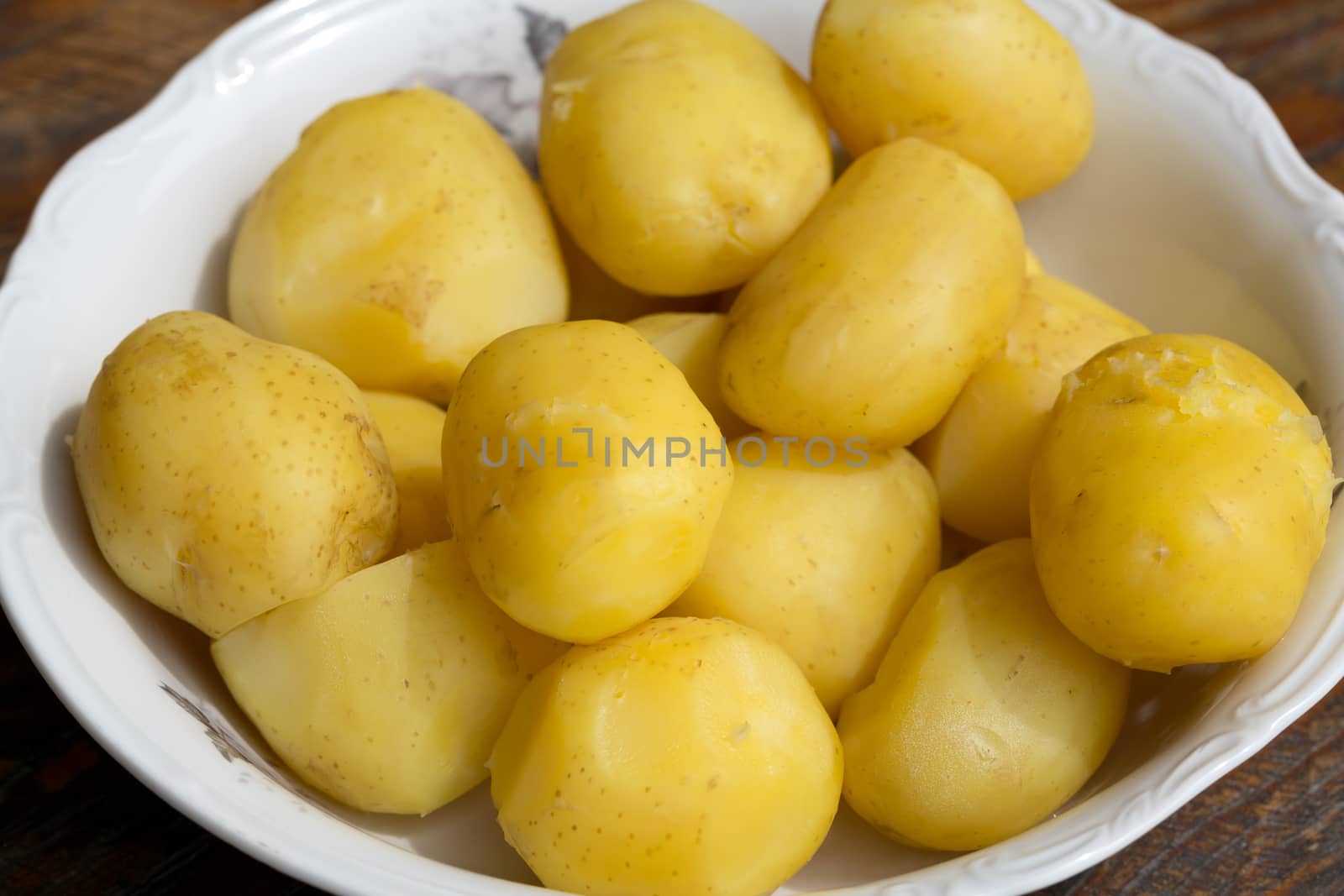 boiled potato in bowl