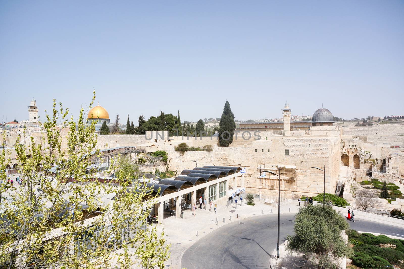 wailing wall and temple mount by javax