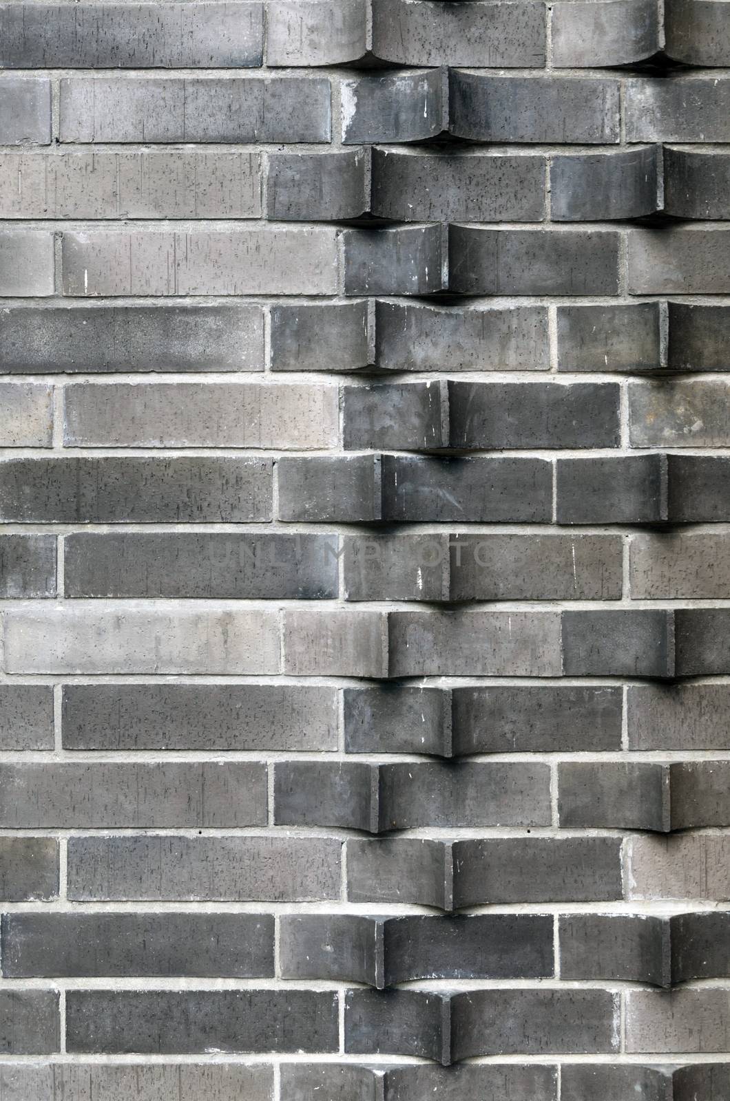 Extruded brick wall, horizontal arrangements