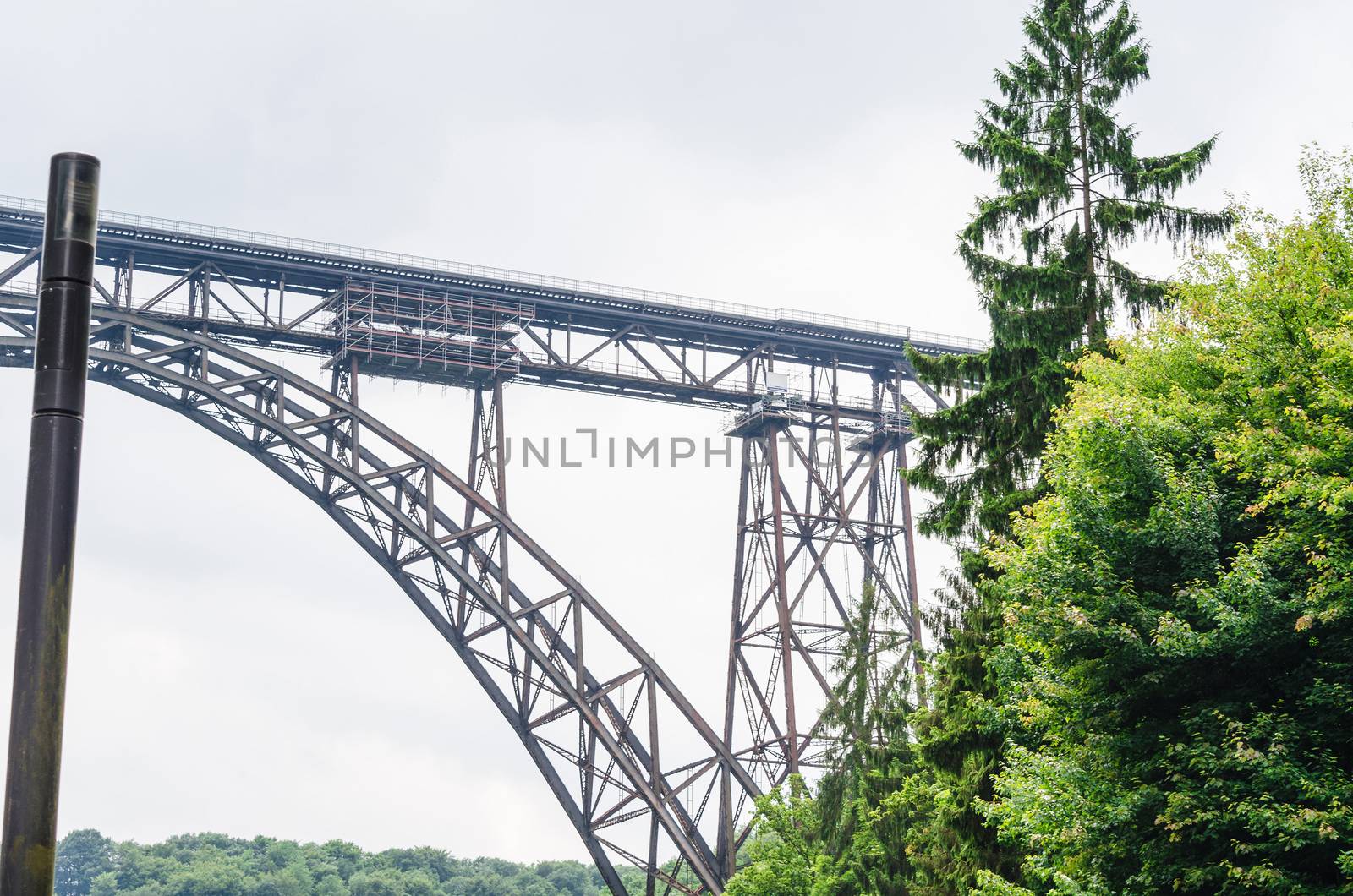 The Müngstener bridge is the highest railway bridge in Germany. Until 1918 it was called Kaiser Wilhelm Bridge.
Year of construction in 1894 and has a height of 107 m and a total length of 465 m.
