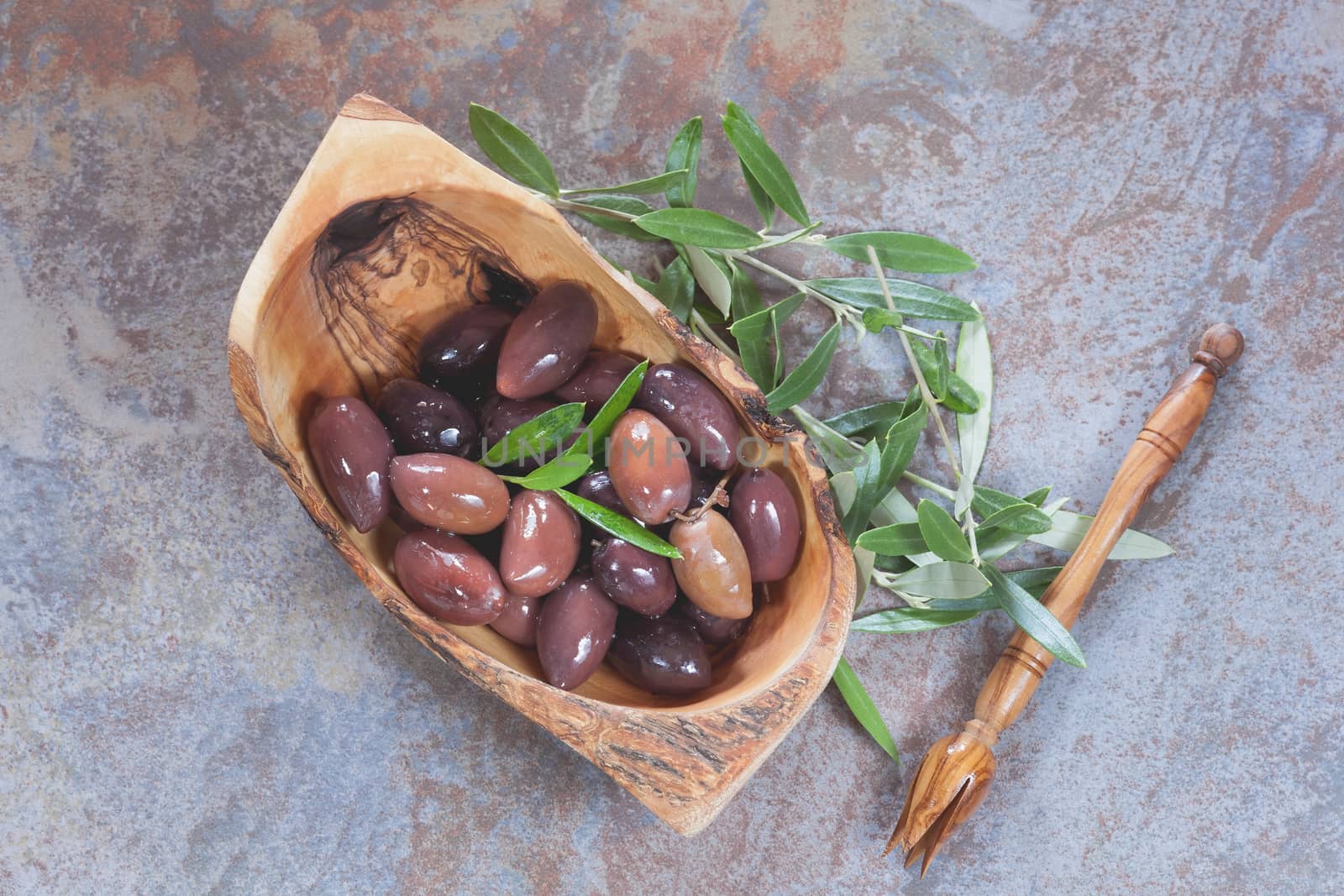 Mixed oily olives by Slast20