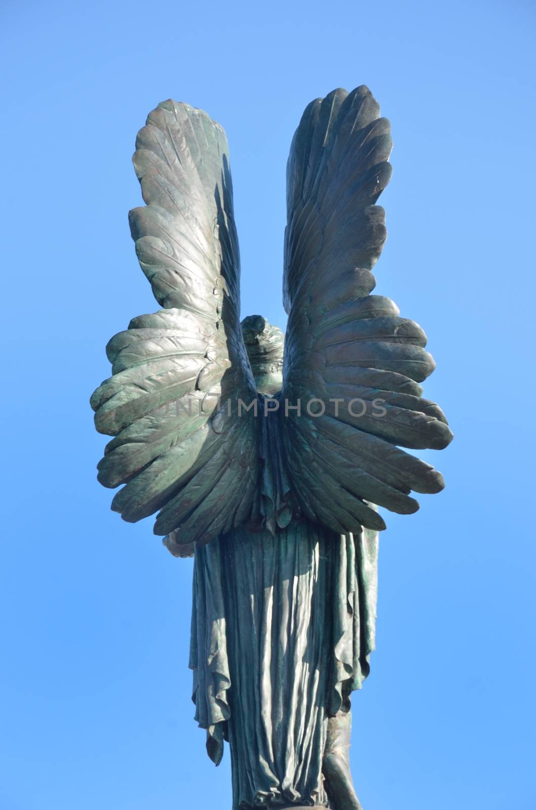 War memorial statue by pauws99