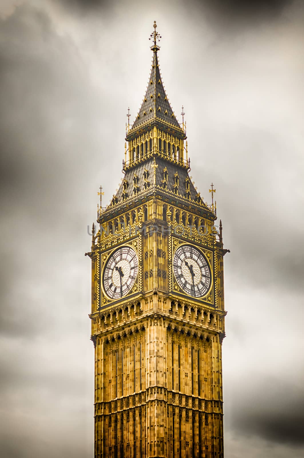 The Big Ben, Houses of Parliament, London by marcorubino