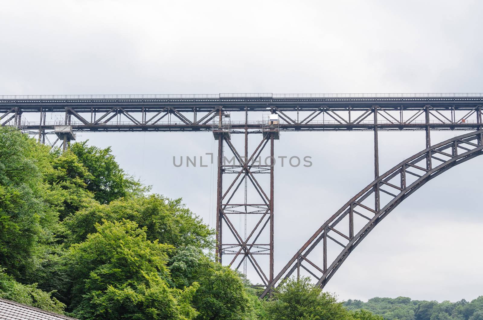 The Müngstener bridge is the highest railway bridge in Germany. Until 1918 it was called Kaiser Wilhelm Bridge.
Year of construction in 1894 and has a height of 107 m and a total length of 465 m.
