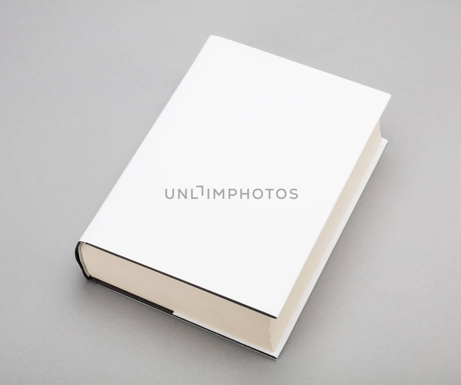 Blank book white cover 6 x 8,5 in by hanusst