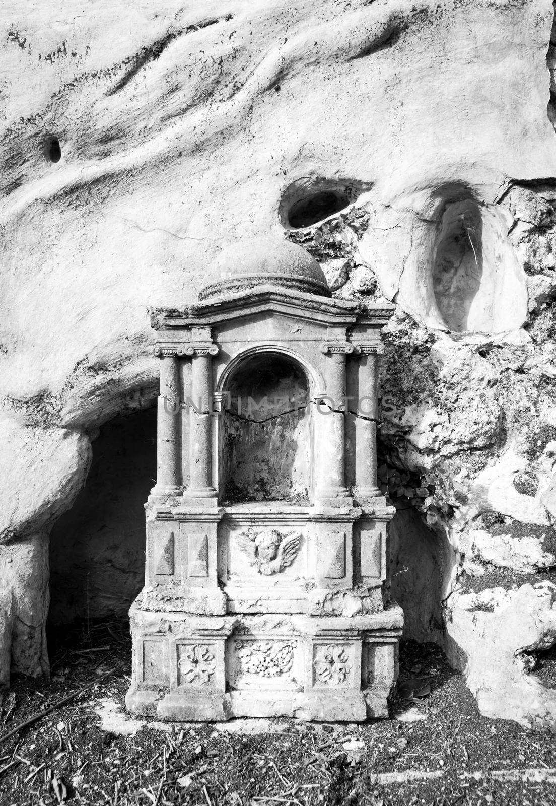 LONIGO, ITALY - JUN 13: Franciscan church of San Daniele, built by the Friars Minor of St. Francis in 1253 on Saturday, Jun 13, 2015.