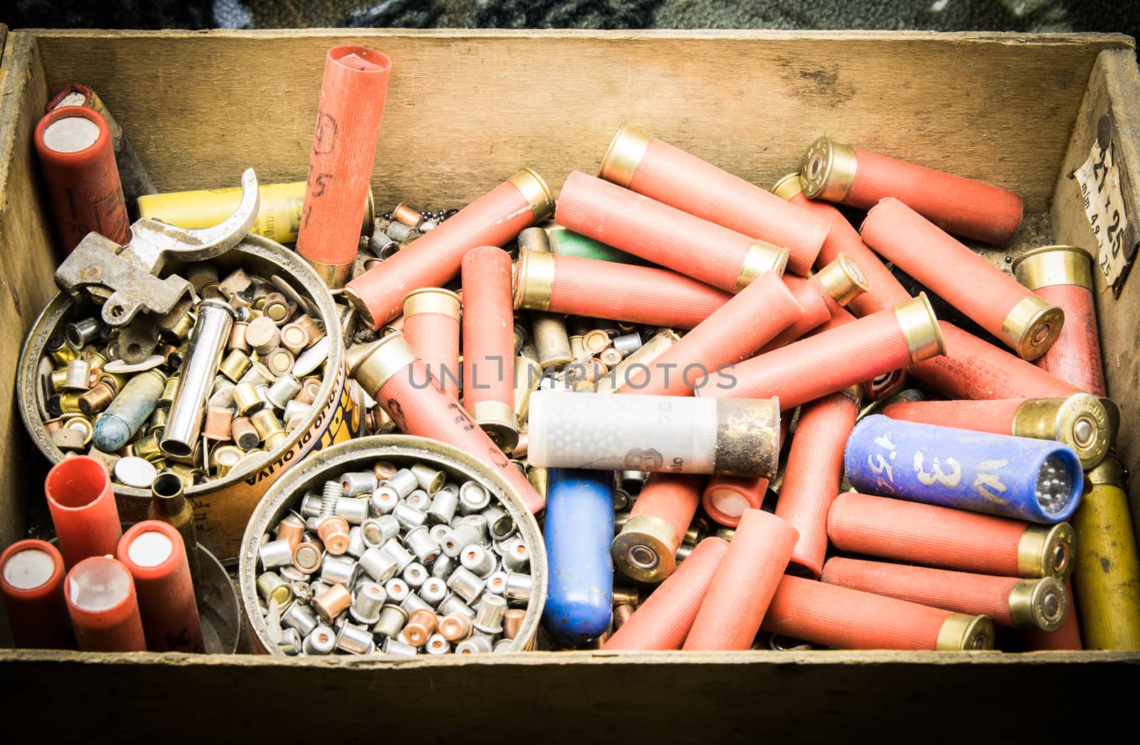 old material to reload ammunition for hunting