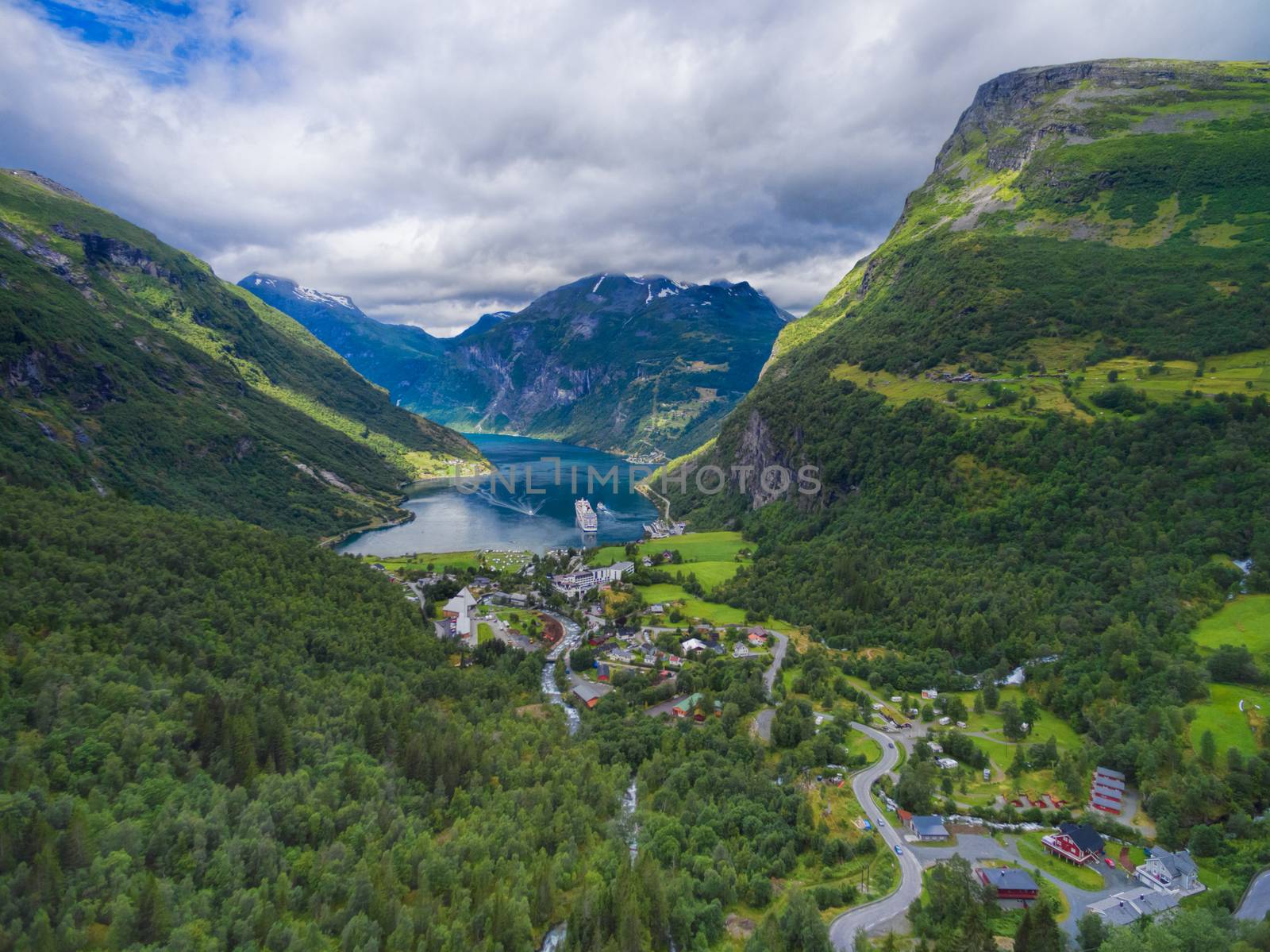 Geiranger by Harvepino