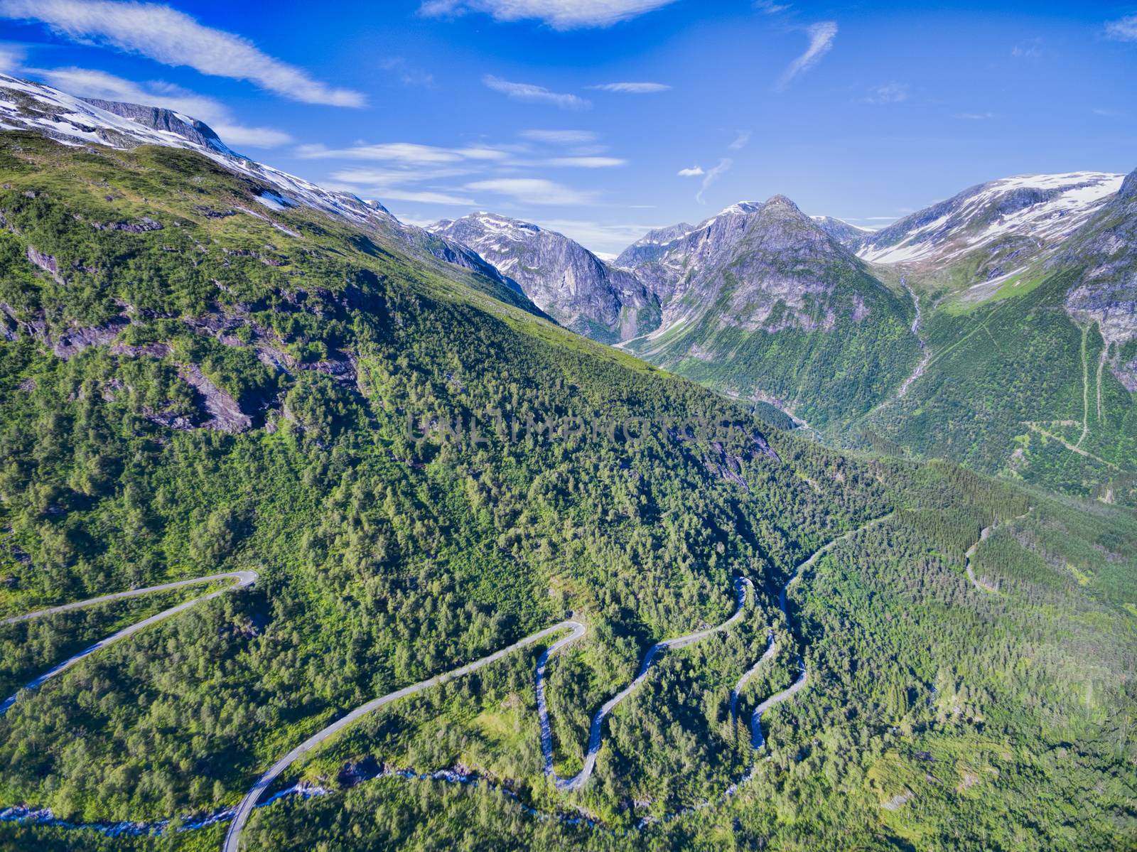 Gaularfjellet mountain pass by Harvepino