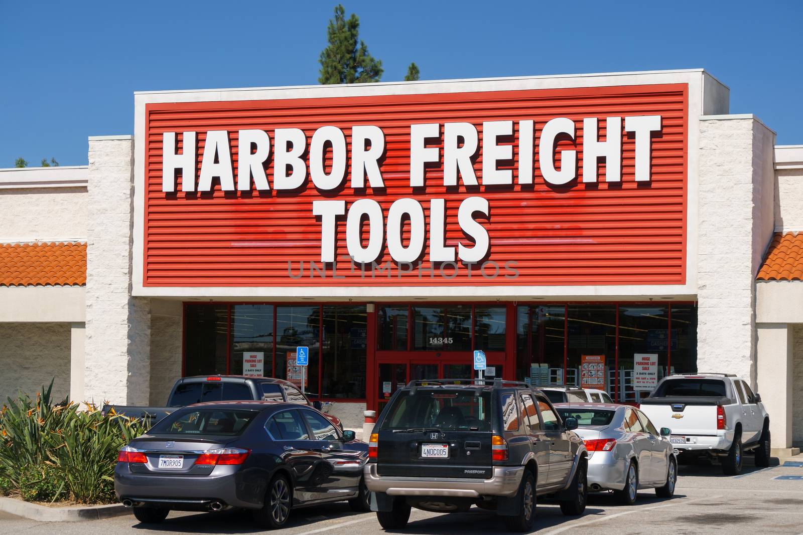 Harbor Freight Tools Retail Store by wolterk