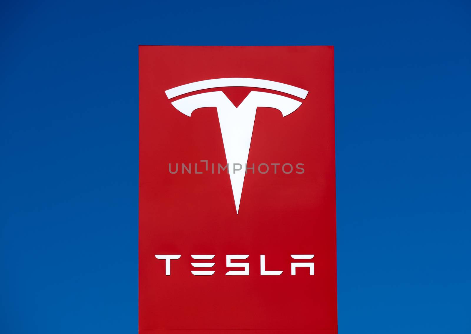 Tesla Motors Automobile Dealership by wolterk