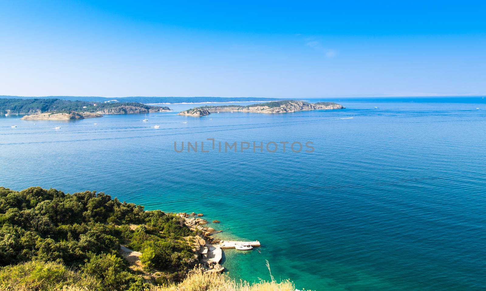 The crystal clear sea surrounding the island of Rab, Croatia. by Isaac74