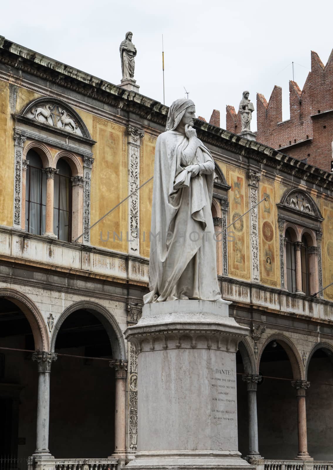 statue of Dante Alighieri in Verona by Isaac74