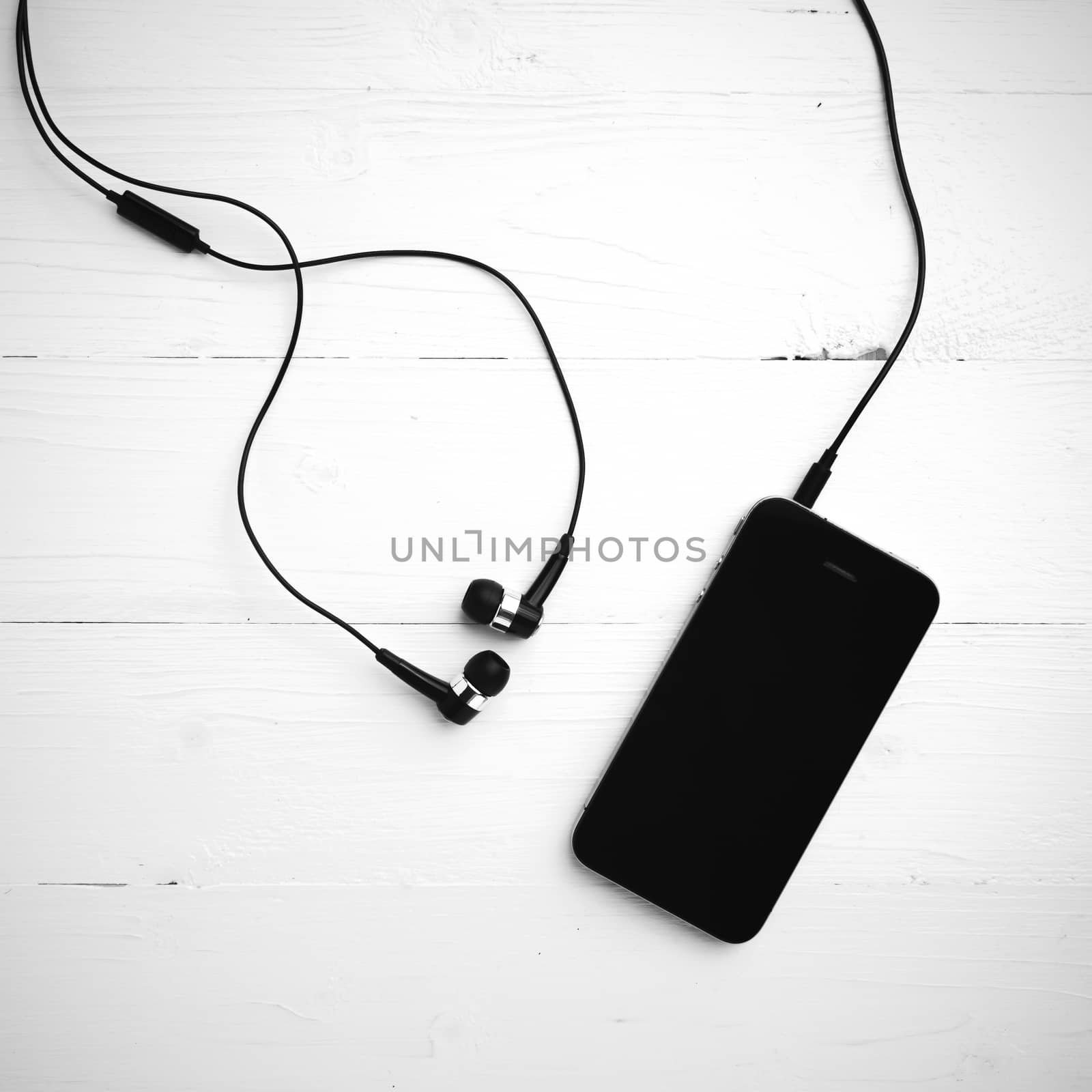 cellphone with earphone black and white color tone style by ammza12