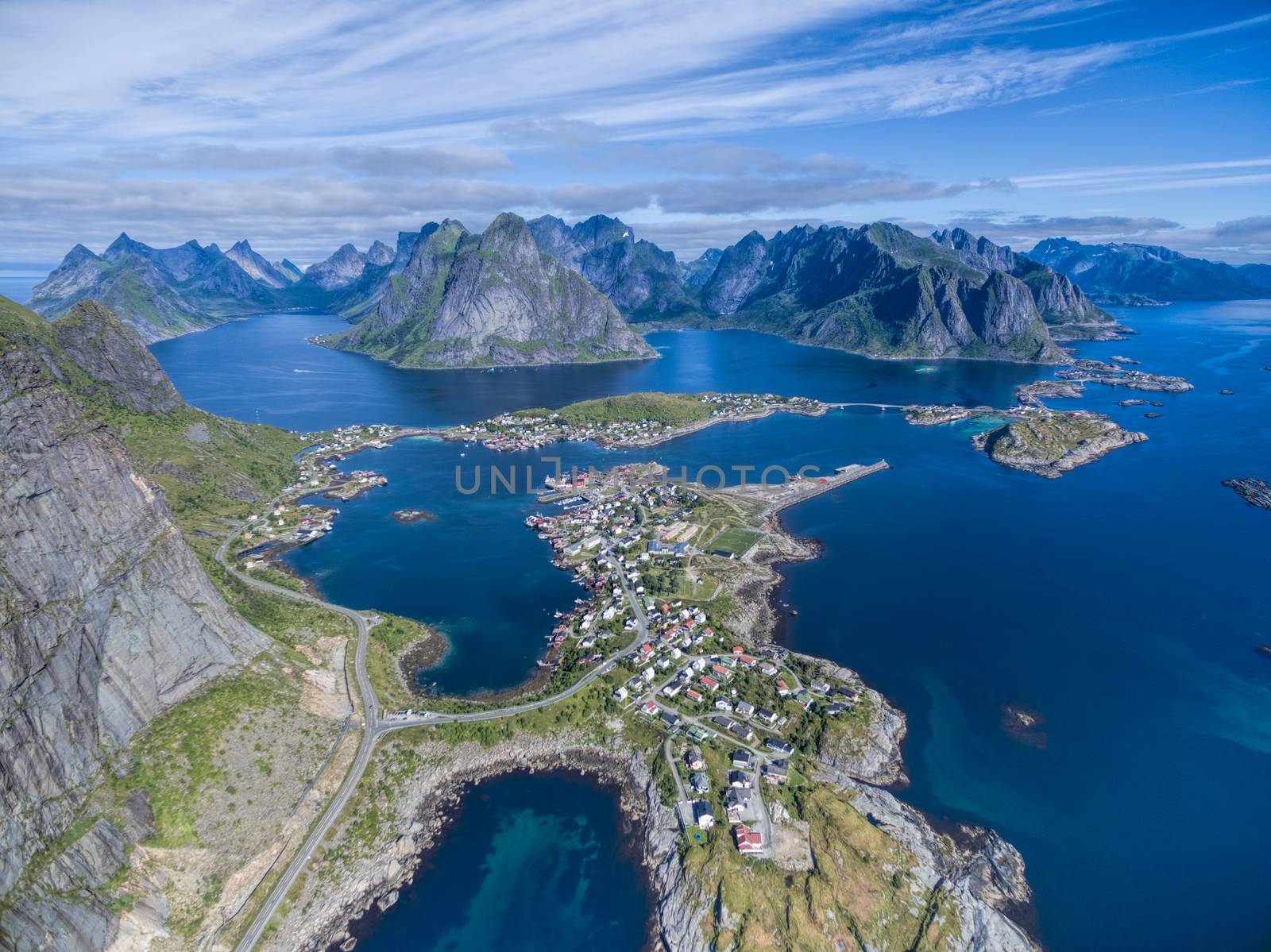 Reine from air by Harvepino