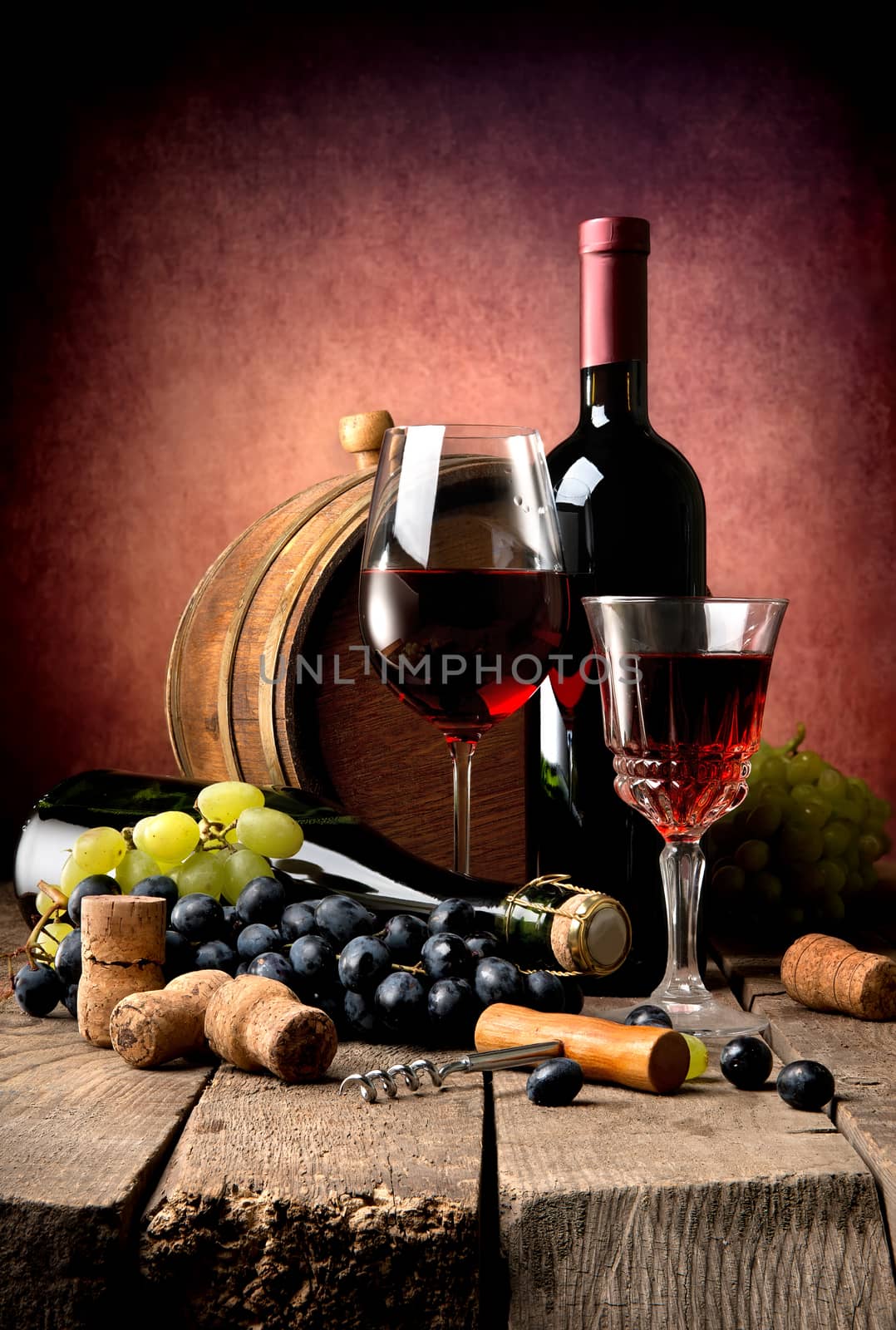 Cabernet and grape by Givaga