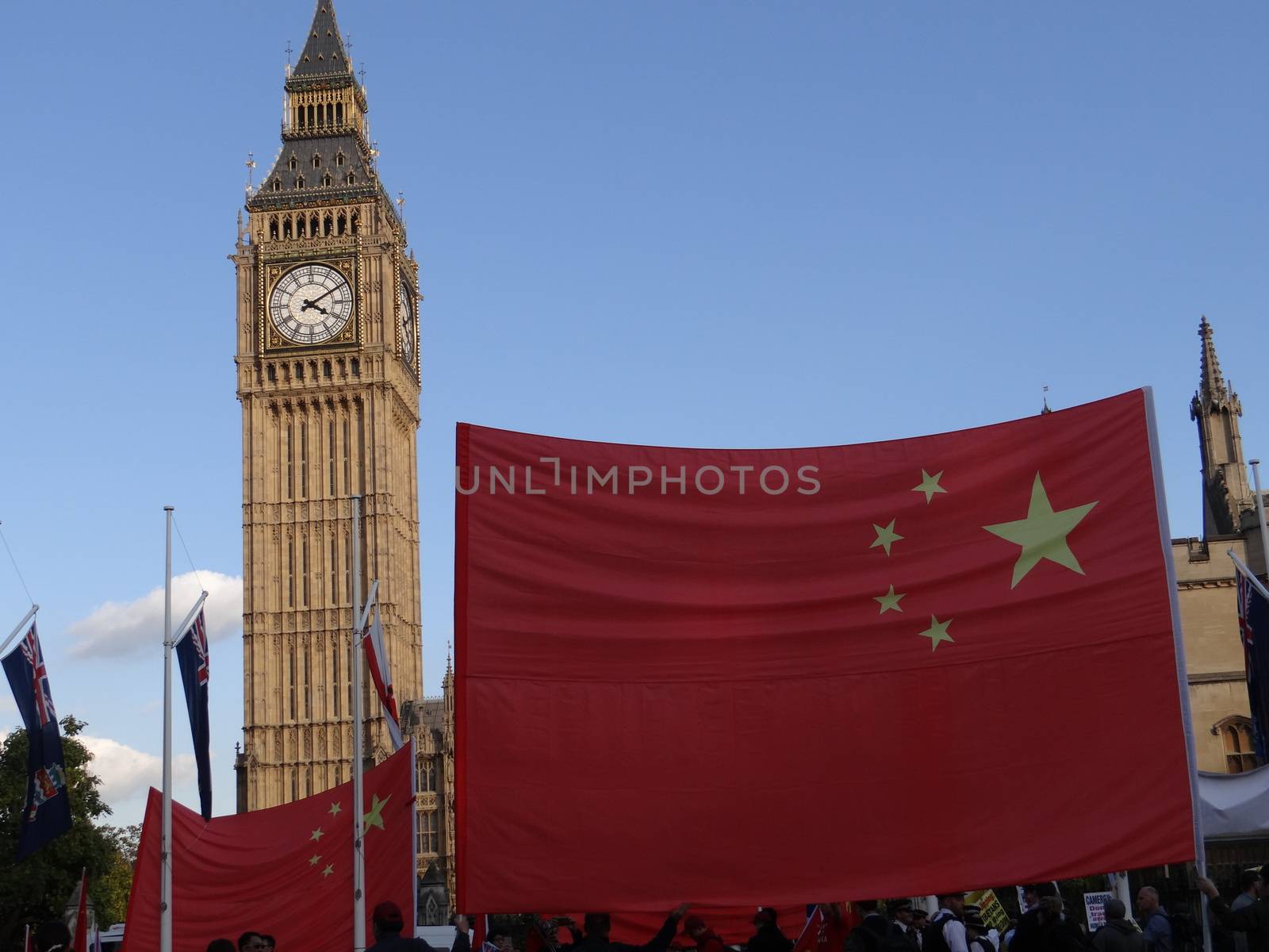 UK, London: Dozens of pro-Tibet protesters rally outside Parliament in London, England on October 20, 2015, as Chinese President Xi Jinping arrives for his address during his four-day visit. Since China's invasion of their country in 1950, Tibetans have never stopped resisting the occupation, and claiming the destruction of their way of life.
