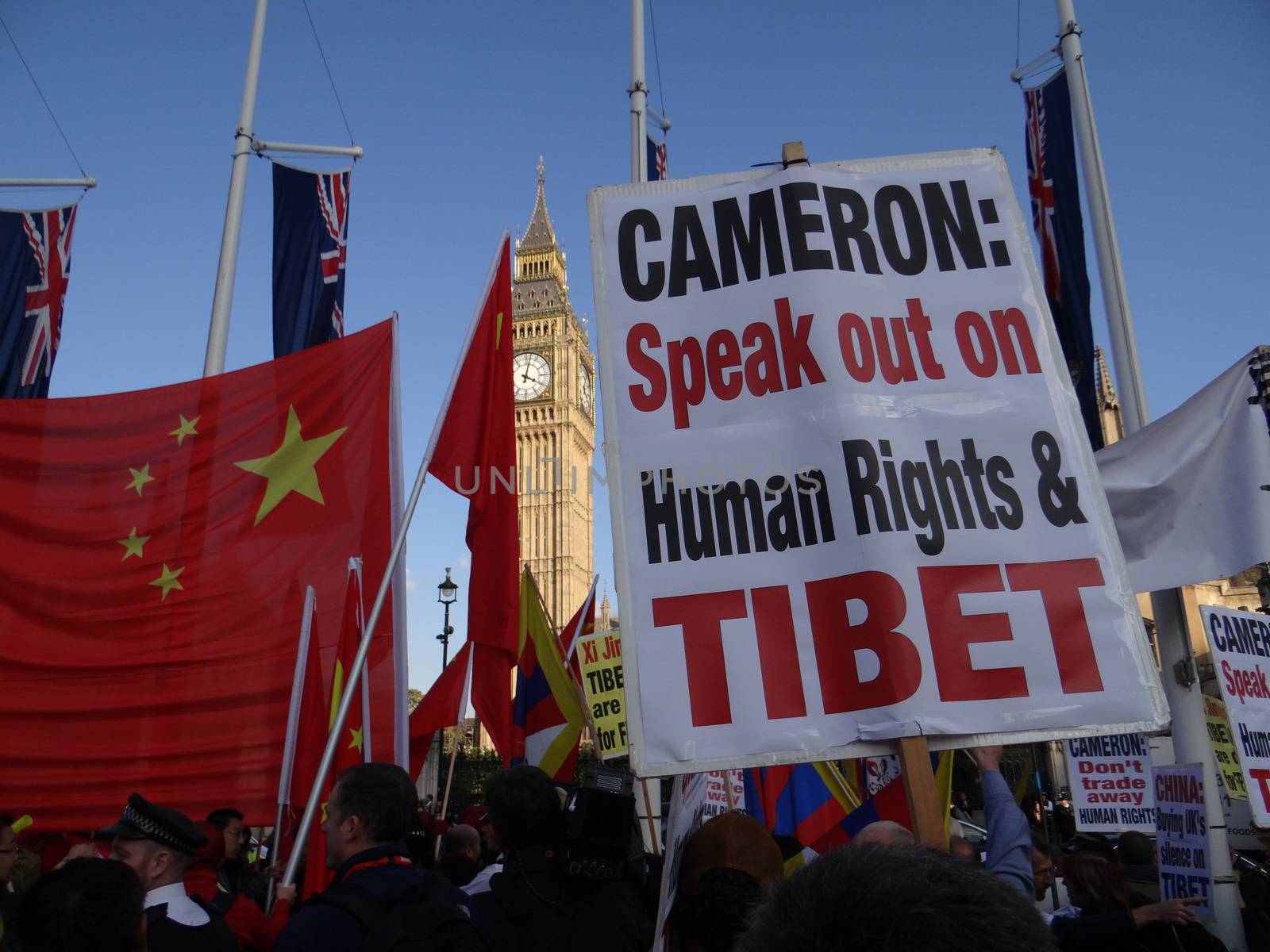 UK, London: Dozens of pro-Tibet protesters rally outside Parliament in London, England on October 20, 2015, as Chinese President Xi Jinping arrives for his address during his four-day visit. Since China's invasion of their country in 1950, Tibetans have never stopped resisting the occupation, and claiming the destruction of their way of life.