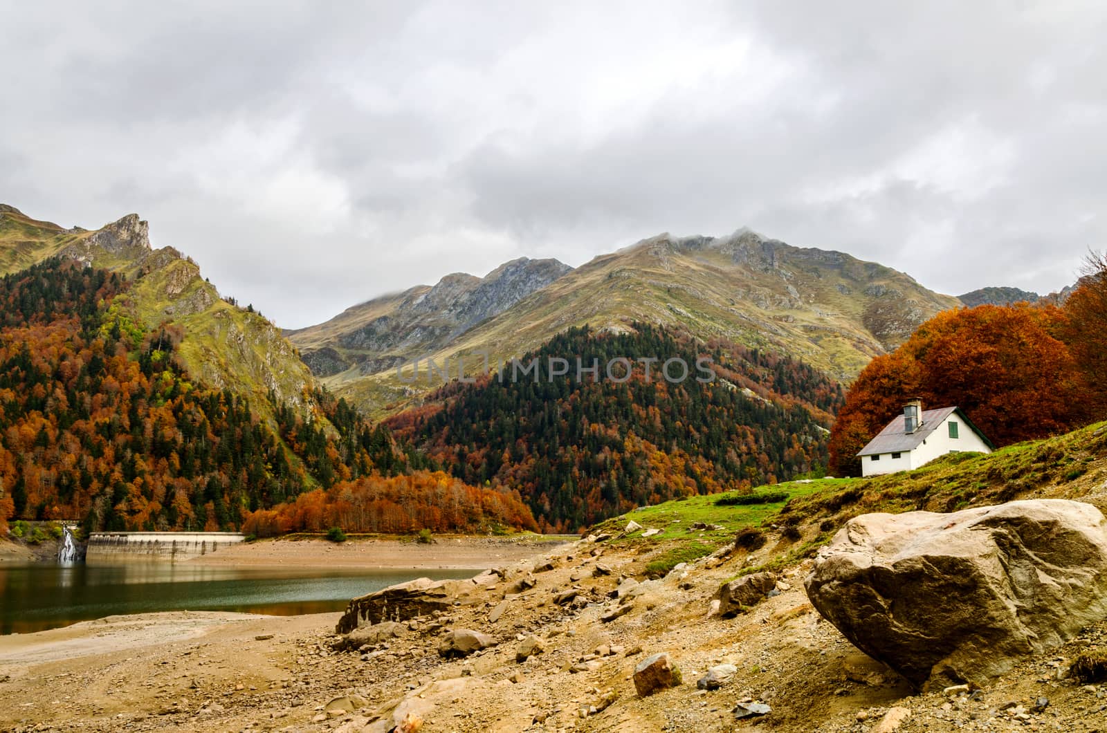 This is an outstanding mountain walk around the seven Ayous Lakes at the head of the Ossau Valley, visiting the Refuge d'Ayous. The views of the Pic du Midi d'Ossau and the surrounding area are simply wonderful. Wildlife abounds with deer, 