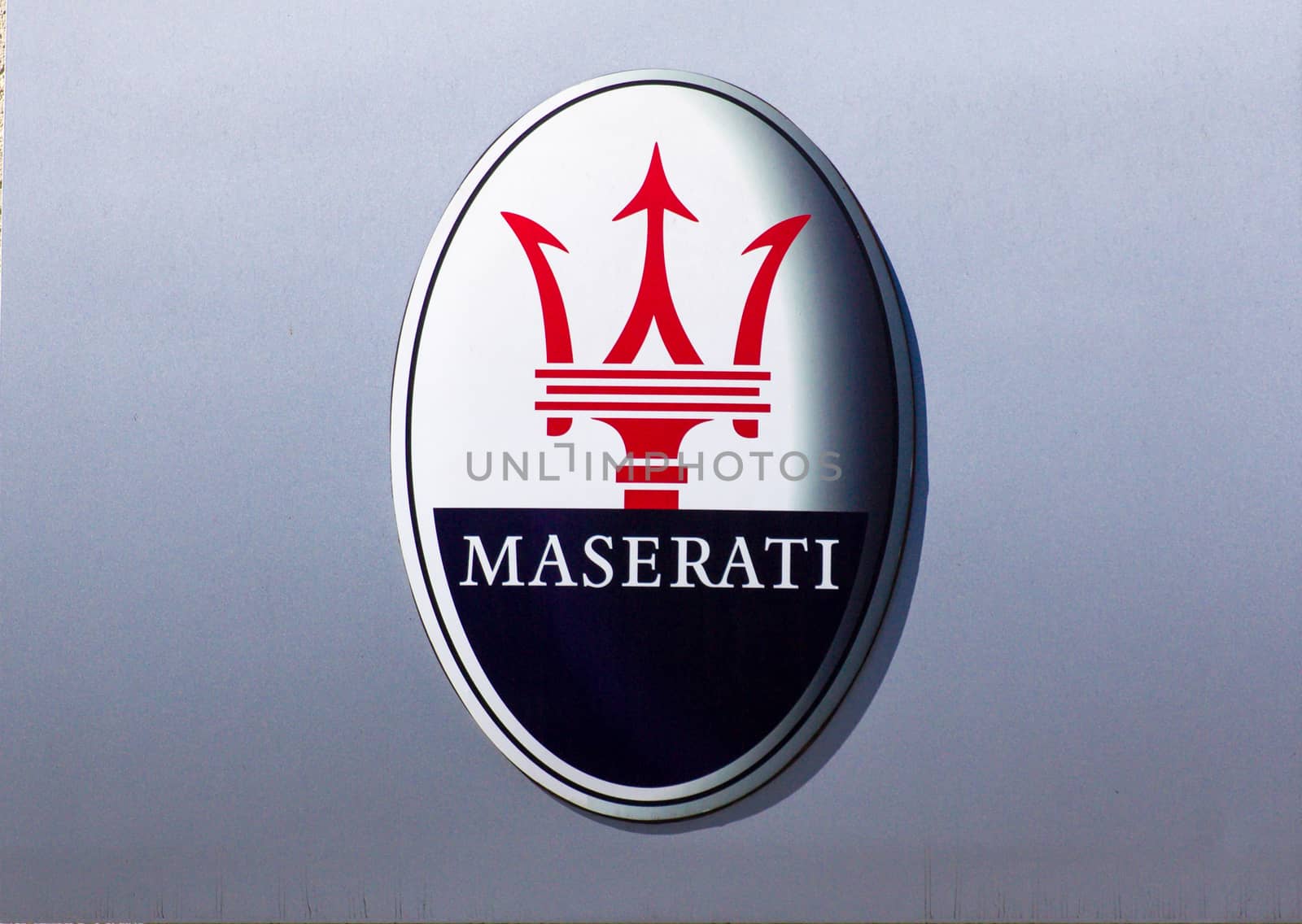 GLENDALE, CA/USA - OCTOBER 24, 2015: Maserati automobile dealership logo.