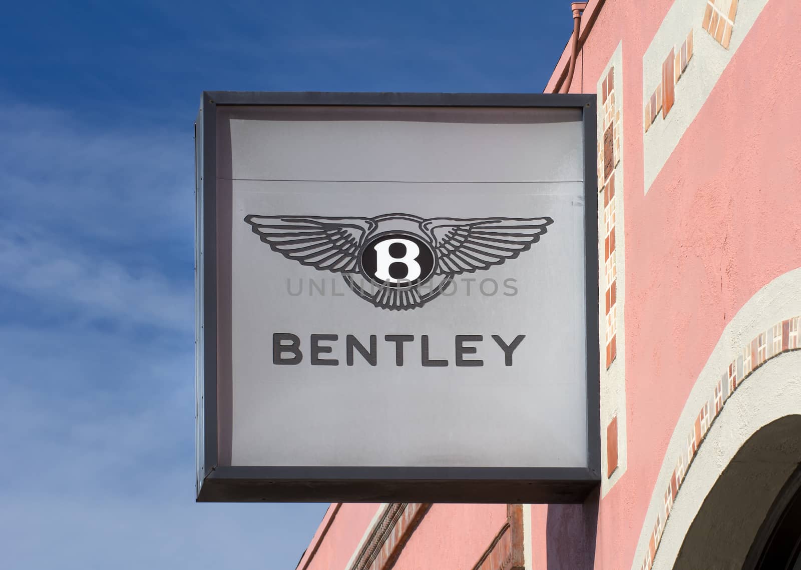 PASADENA, CA/USA - OCTOBER 24, 2015: Bentley sign and logo. Bentley Motors Limited is a British luxury automaker.