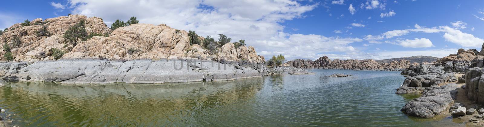 Lake views in the Arizona desert