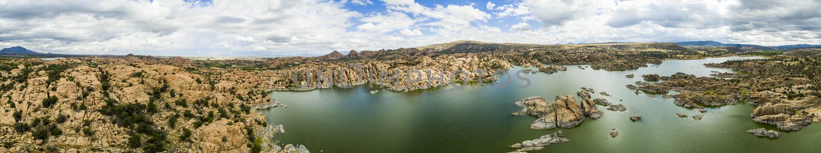 Lake views in the Arizona desert