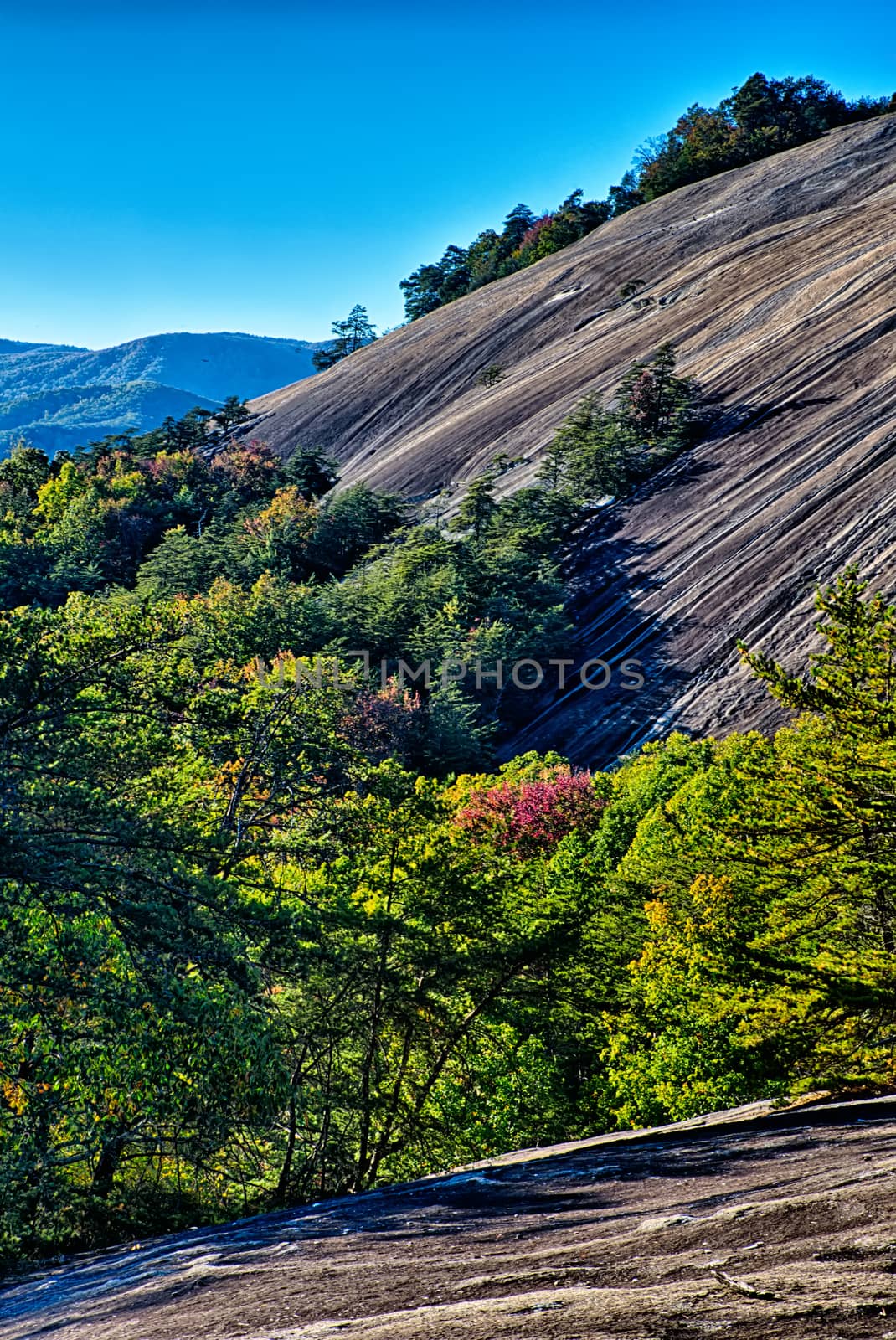 stone mountain north carolina scenery during autumn season