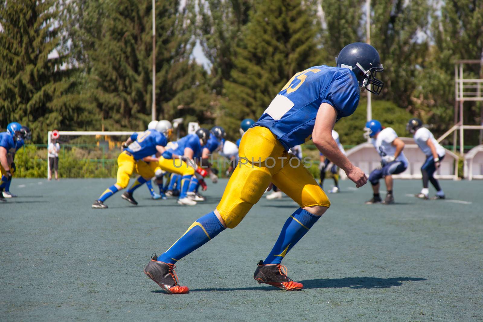 American football player, ready to start the game