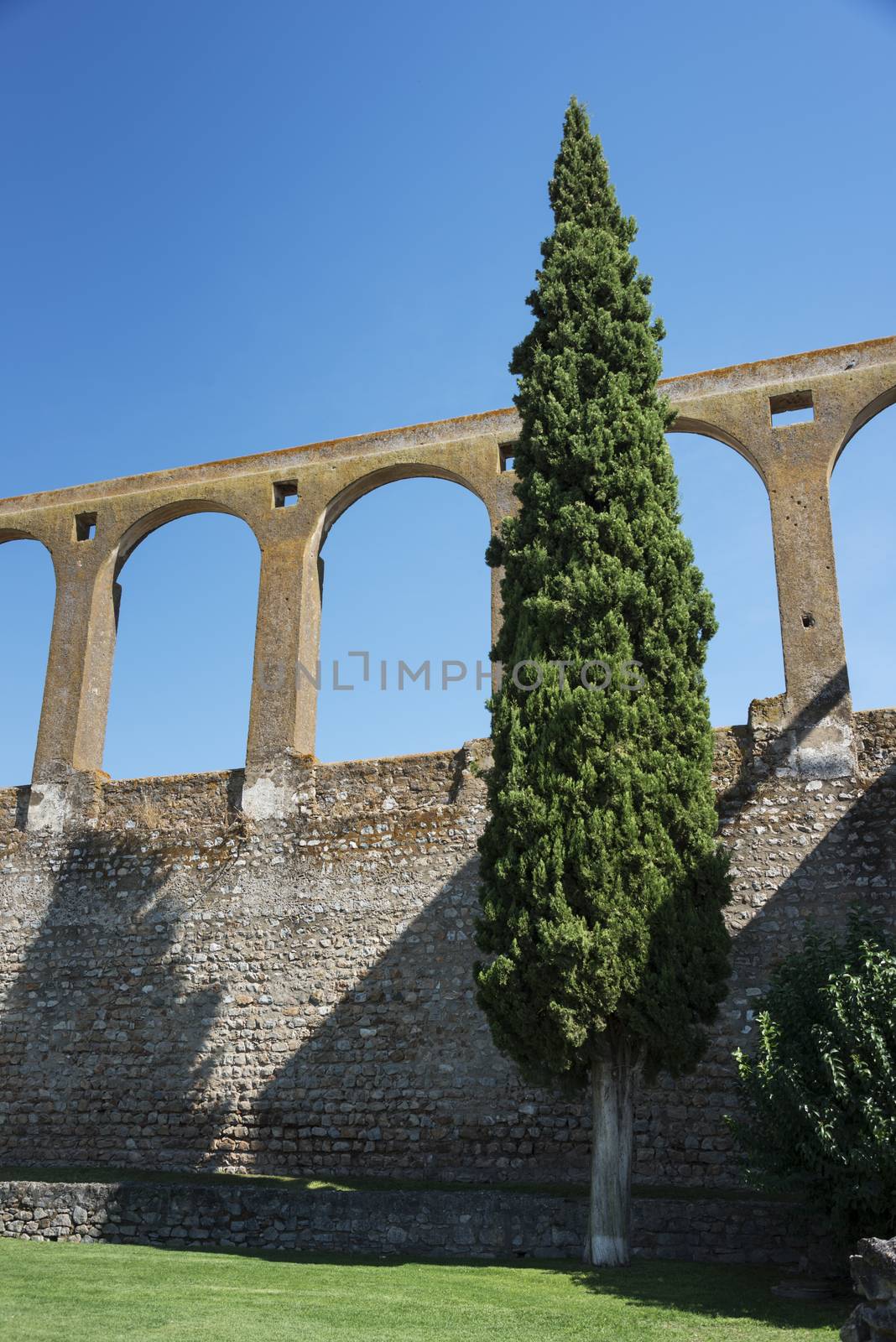 old aquaduct evora by compuinfoto